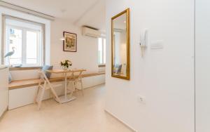 Studio Apartment Tetida by Locap Group 