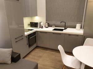 MARBEO 5 Star Luxury Suites - Peldu