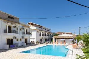 Dora Pool Studios by Konnect,150m from the Beach - Boukari