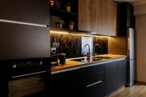 Charlotte Apartment - 2Bedrooms w Parking near Nymphaea