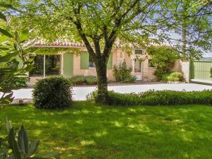 Maisons de vacances Maison de 4 chambres avec piscine privee jardin clos et wifi a Bellon : photos des chambres