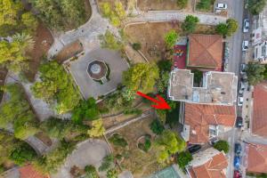 Central & Elegant Suite with private garden