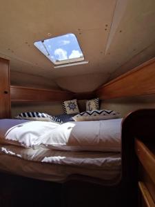 Dormire in Barca a Vela