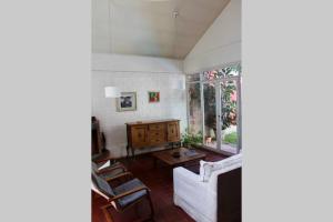 Casa completa en exclusivo barrio Bombal