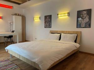 Savoya4 Old City Center Self Checkin WorkspaceStudio