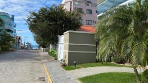 Garden Ville · Confortável apartamento na Praia de Bombas com ótima localização