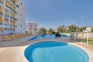 Armacao de Pera Central by Homing