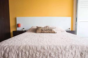 Studio luminoso impecable y chic