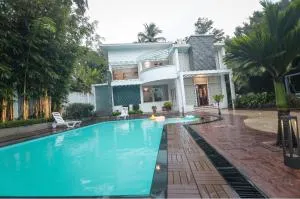 Square Villa Residency Luxury 1 Bed Room Villa with Private Pool - Mukkam