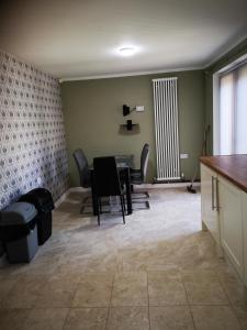 BRIGSTOCK HOLIDAYS HOUSE