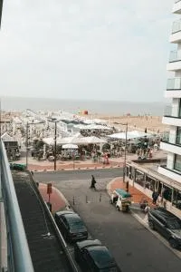 Cosy Appartement- 2 slaapkamers schuin zeezicht met Garage - Knokke