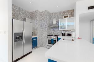 Poolside Modern Wexler Permit# 1261