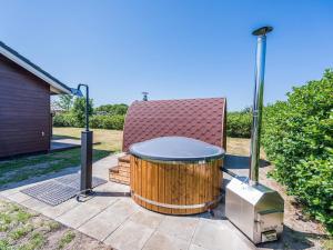 Bright and Spacious Family Retreat-By Traum