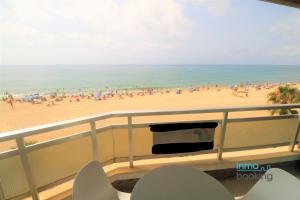 Sun Beach Costa D’or, facing the sea