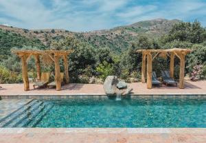 Résidence de Luxe 4 étoiles à Pietralba, 4 logements piscine chauffée BALAGNE
