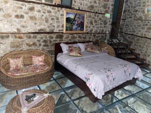 Nucis Home glass floor