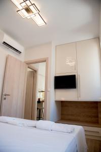 Chrysanthis Apartment