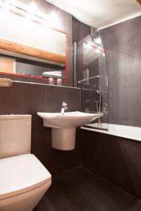 Hotels Les Quatre Dauphins : photos des chambres