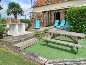 Maisons de vacances La Gasteboisiere with swimming pool and games room : photos des chambres