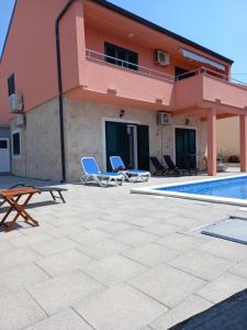 Holiday House Fantasy With Pool