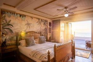 Tolcarne Beach Colonial Restaurant and Rooms