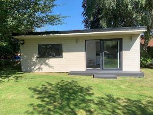 Independent garden studio - sleeps max 3. - Apartmány, Derby