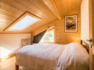 Modern 3 Bed Penthouse Apartment, Balcony & Garage, Close to Village & Ski Bus