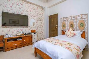 Evergreen Garden House