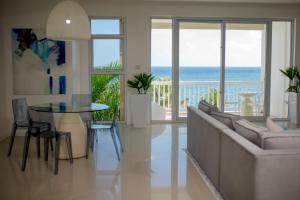 Whispering Seas Oceanfront Suite