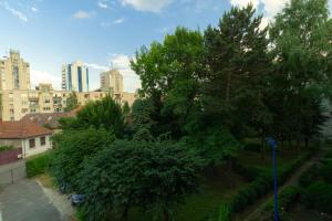 The Mews - Central Apartment near AFI Mall