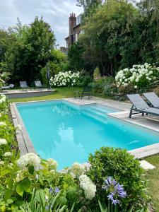 B&B / Chambres d'hotes VILLA DU CEDRE Honfleur : photos des chambres