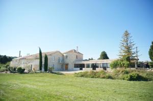 Superbe 2 pièces meublées 35 m2, climatisé, piscine, parking, jardin, calme, 10 mn pont du Gard #4