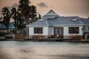 The Marina House - Aston Bay