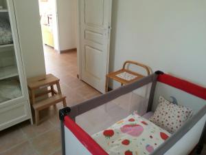 Maisons de vacances Sympathique Maison au Soleil & Whirlpool Prive dans Quartier Calme ! : photos des chambres