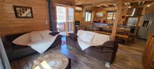 Chalet Enchanteur à Venosc avec Vue Panoramique et Jacuzzi