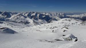 Chalets Chalet Enchanteur a Venosc avec Vue Panoramique et Jacuzzi : photos des chambres