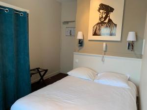 Hotels Hotel Anne De Bretagne BLOIS : Chambre Double Standard 10 m2 (sans Ascenseur)