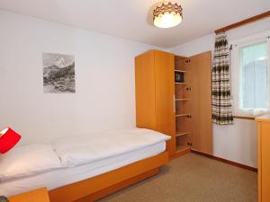 Single Room room in Hotel Alphubel