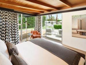 Premier Bungalow Pool View room in L'Horizon Resort & Spa