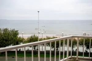 GRAN APARTAMENTO EN PRIMERA LINEA DE PLAYA - Gijón