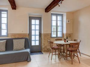 Appartements Alluring Apartment in Bize Minervois with Private Terrace : photos des chambres