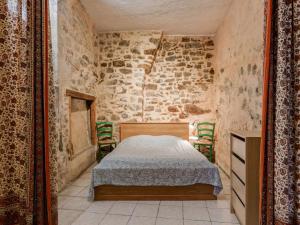 Appartements Alluring Apartment in Bize Minervois with Private Terrace : photos des chambres