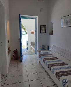 Family house by the seaside of Karavostasis