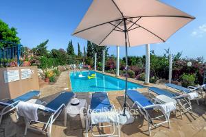 obrázek - Wonderful quiet area,Complete Privacy,Large Pool, Colorful Garden, jacuzzi/Sauna