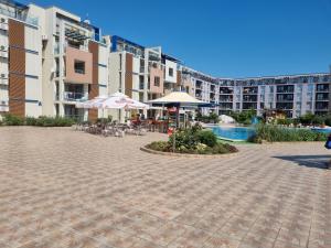 Studio Apartment with balcony 300m from beach