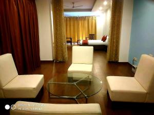 Manor Inn Suites Executive Suite