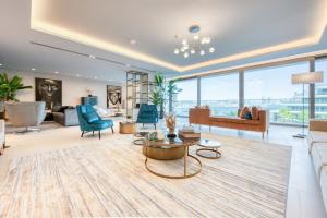 Palm Jumeirah Luxury Apartments by Propr