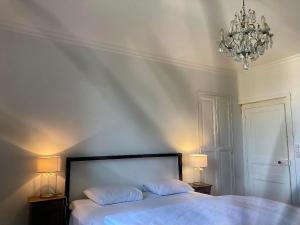 B&B / Chambres d'hotes La Viste - 4 SAISONS - Piscine Chauffee Toute l'annee - SPA-JACUZZI - MASSAGE- SAUNA - Heated POOL - 800m City Centre : photos des chambres