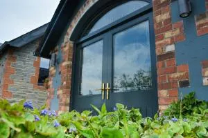 The Cedar Country Hotel - Castlederg