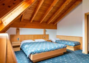 Two-Bedroom Apartment - Split Level